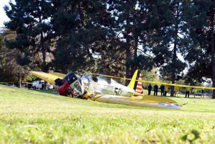 Harrison Ford, investigado por sobrevolar un avión de pasajeros con su avioneta