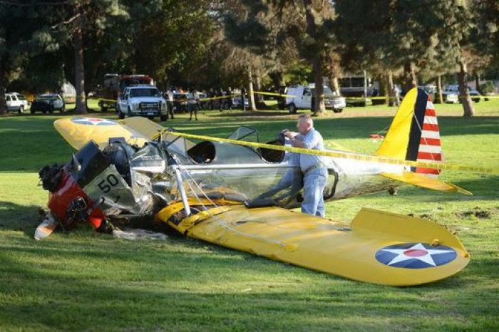 Harrison Ford, investigado por sobrevolar un avión de pasajeros con su avioneta