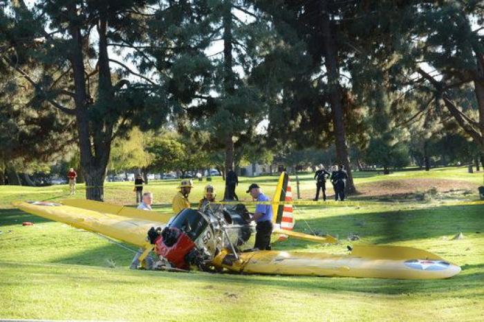 Harrison Ford, investigado por sobrevolar un avión de pasajeros con su avioneta