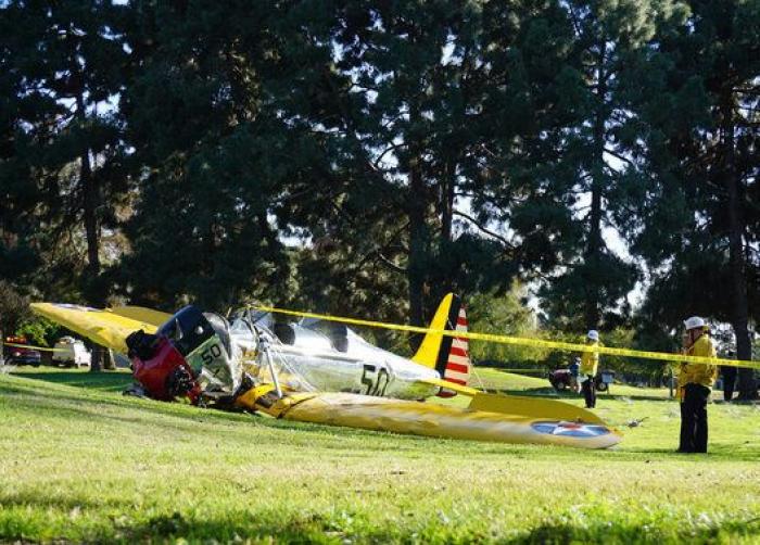 Harrison Ford, investigado por sobrevolar un avión de pasajeros con su avioneta
