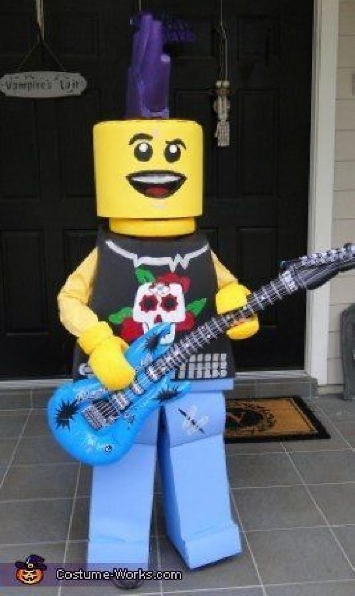 El problema lo tienes tú si ves algo malo en que un niño se pinte las uñas o se disfrace de princesa