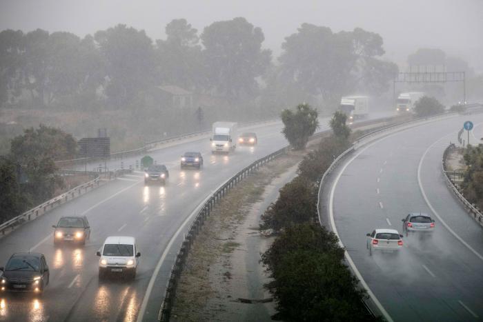 Cabreo con 'Ya es mediodía' por emitir en directo el levantamiento de un cadáver durante el temporal