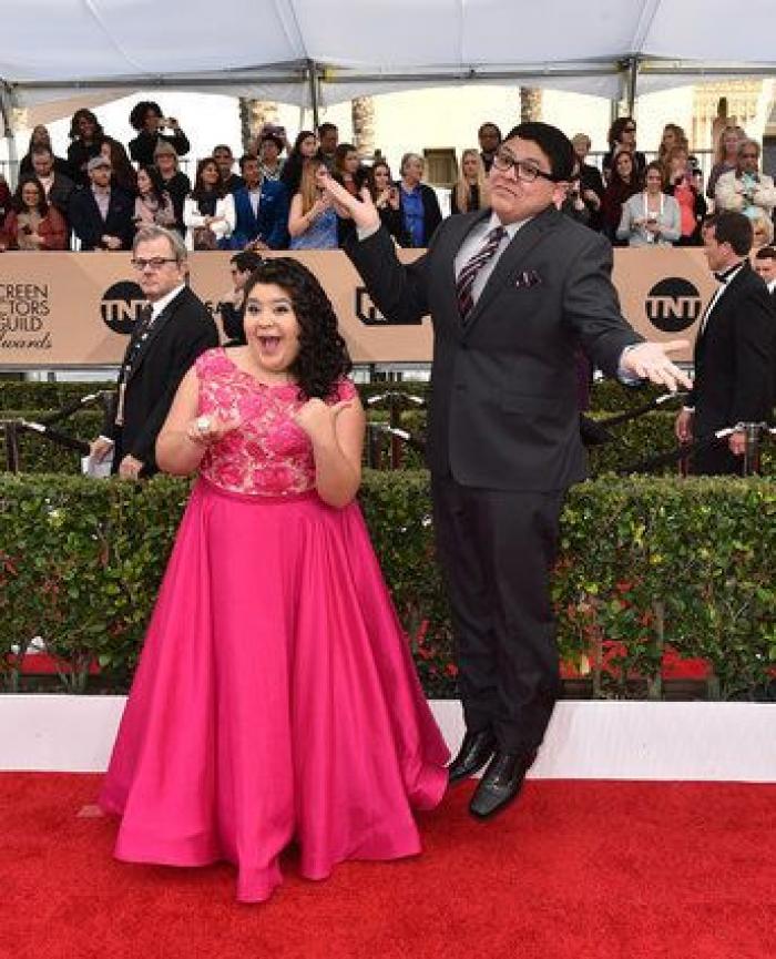 Sorpresa máxima: la cara de la actriz Sophie Turner al ver a Ryan Gosling en los premios SAG 2016