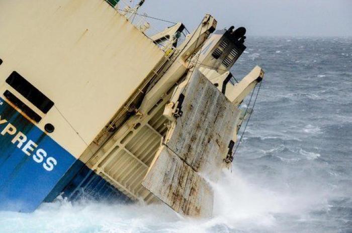 Las fotos del carguero que está a la deriva en el Golfo de Vizcaya