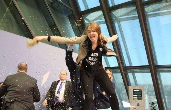 El Constitucional alemán obliga a revisar el programa de compra de deuda del BCE