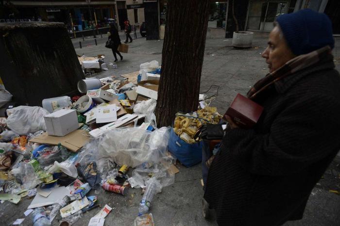 La huelga de limpieza de Madrid no tiene visos de acabar y la ciudad está así (FOTOS)