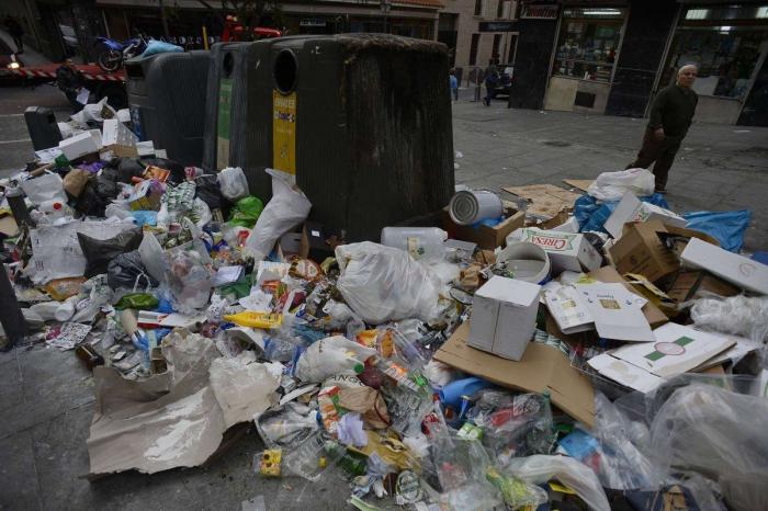 La huelga de limpieza de Madrid no tiene visos de acabar y la ciudad está así (FOTOS)