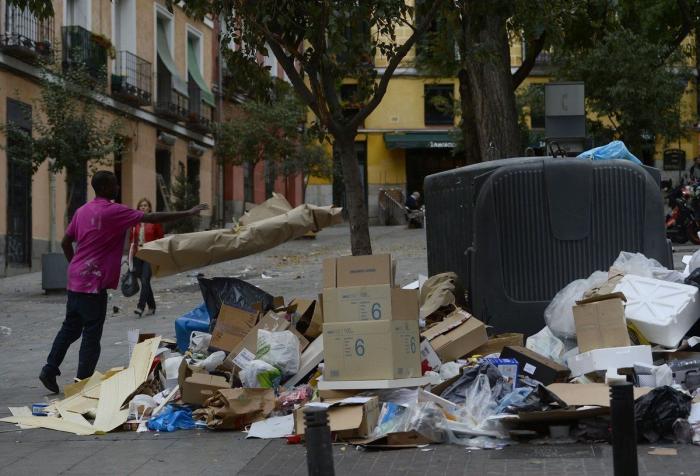 La huelga de limpieza de Madrid no tiene visos de acabar y la ciudad está así (FOTOS)