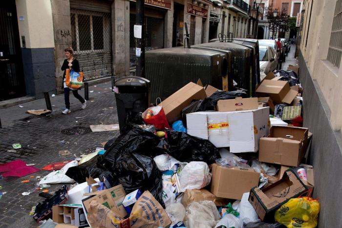 La huelga de limpieza de Madrid no tiene visos de acabar y la ciudad está así (FOTOS)