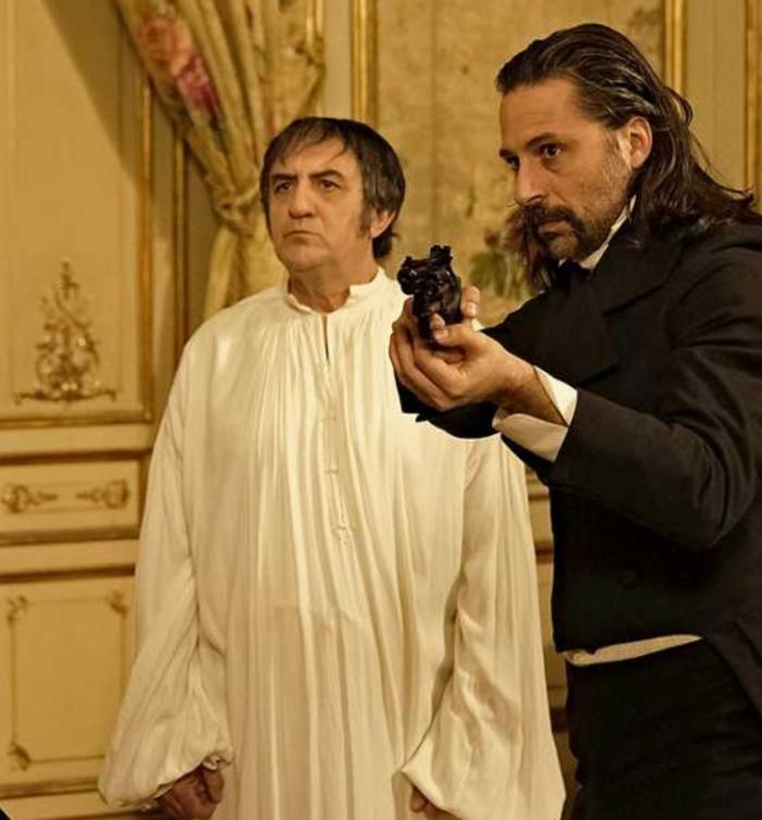 Qué decía el homenaje de 'El Ministerio del Tiempo' a las víctimas del coronavirus que TVE cortó