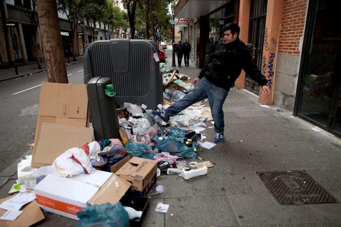 La huelga de limpieza de Madrid no tiene visos de acabar y la ciudad está así (FOTOS)