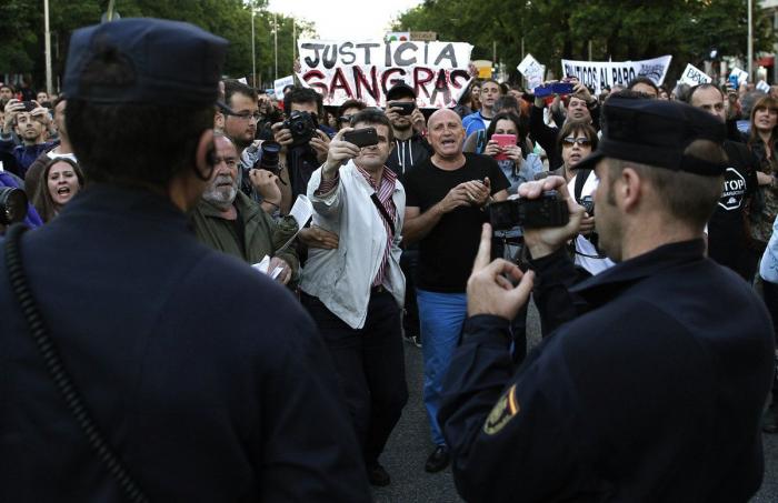 Ley de Seguridad Ciudadana: 8 imágenes del último año que serán delito el año que viene (FOTOS)