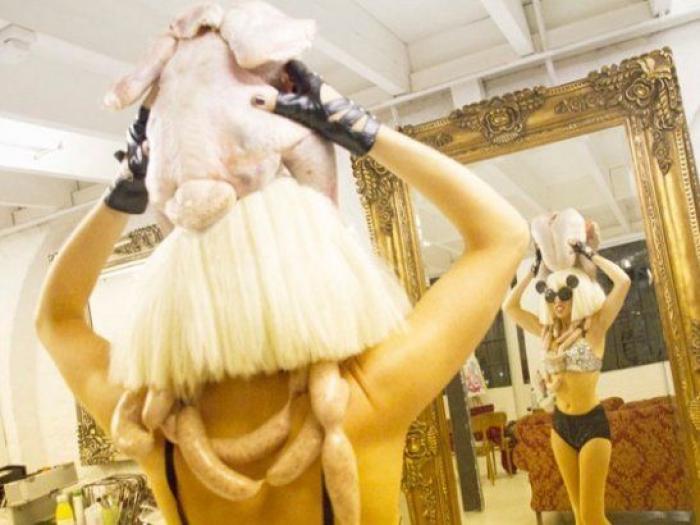 Fotos de famosos con dobles: la historia del falso desayuno cariñoso de Merkel y Hollande