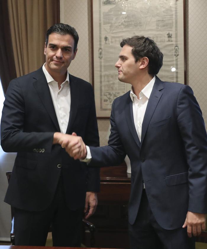 Sánchez y Rivera crearán un espacio de diálogo para la reforma constitucional