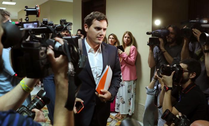 Sánchez y Rivera crearán un espacio de diálogo para la reforma constitucional