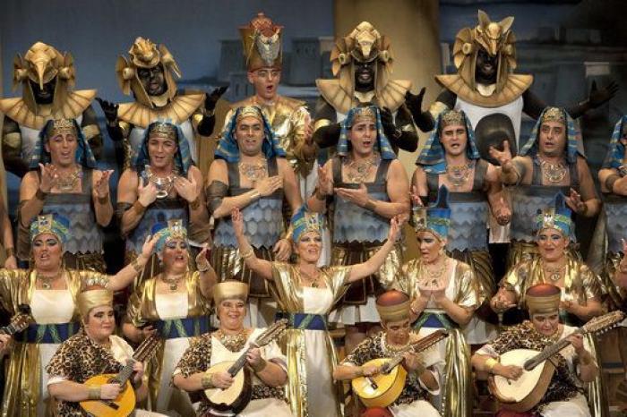 La final del Carnaval de Cádiz encumbra a Juan tras 11 horas de coplas