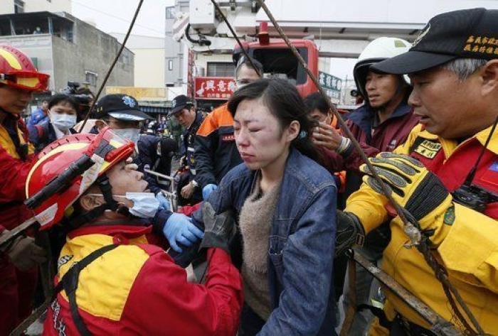 Un devastador terremoto sume en el caos a la ciudad de Tainan, en Taiwan