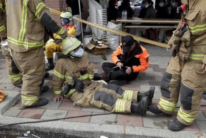 Un devastador terremoto sume en el caos a la ciudad de Tainan, en Taiwan