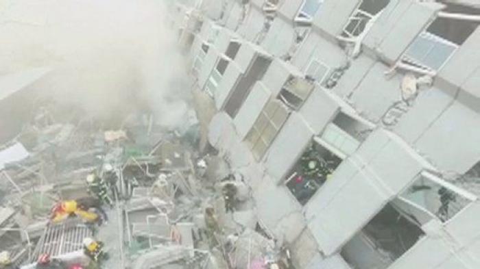 Un devastador terremoto sume en el caos a la ciudad de Tainan, en Taiwan