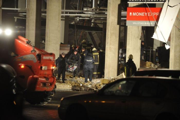 El primer ministro de Letonia dimite por la tragedia del centro comercial de Riga