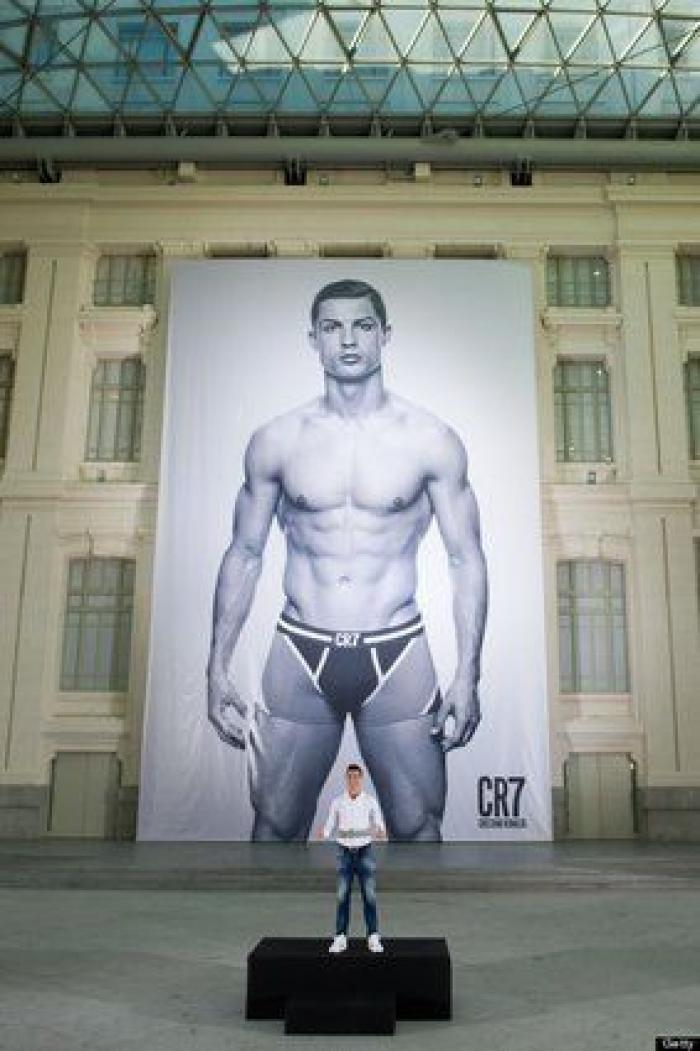 Cristiano Ronaldo comparte la primera foto con sus hijos pequeños