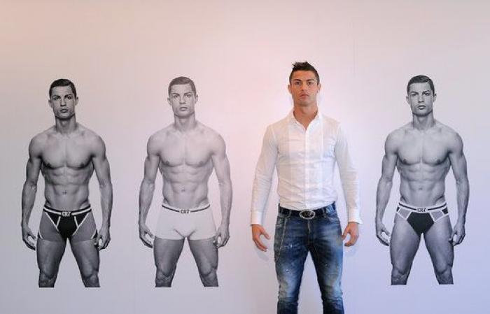 Cristiano Ronaldo comparte la primera foto con sus hijos pequeños