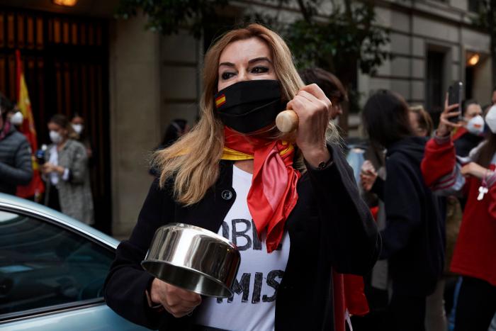 La pregunta de Antón Losada sobre "las manis de los Cayetanos" que no para de compartirse en Twitter