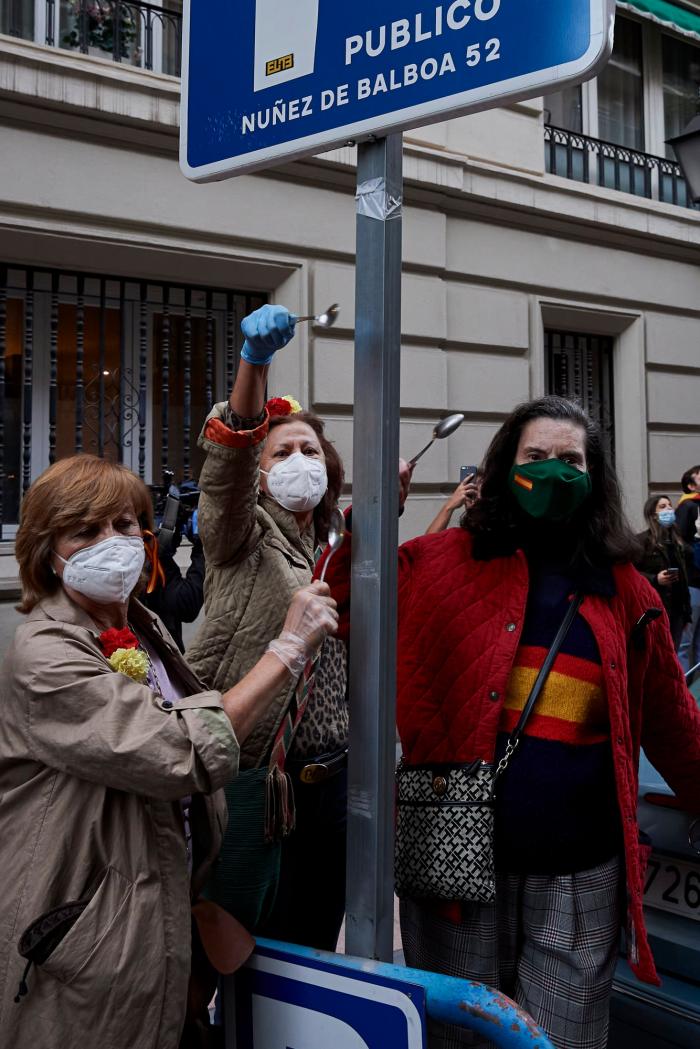 La pregunta de Antón Losada sobre "las manis de los Cayetanos" que no para de compartirse en Twitter