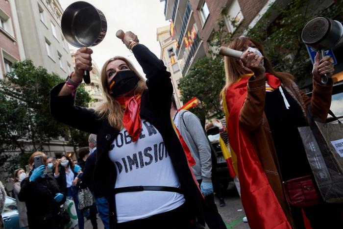 La pregunta de Antón Losada sobre "las manis de los Cayetanos" que no para de compartirse en Twitter
