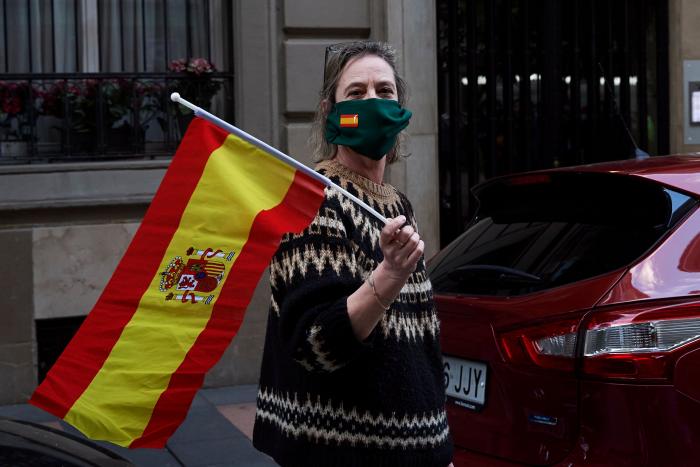 La pregunta de Antón Losada sobre "las manis de los Cayetanos" que no para de compartirse en Twitter
