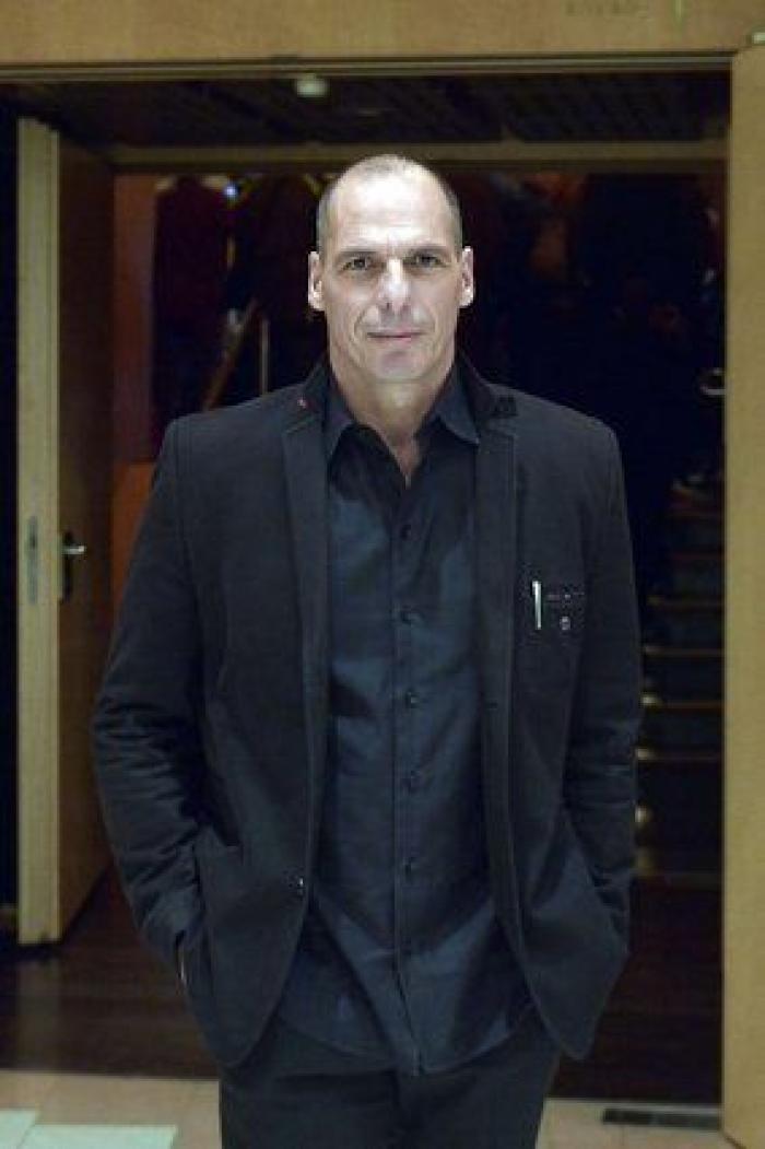 La Bolsa de Atenas reabre con una caída del 23% tras más de un mes cerrada