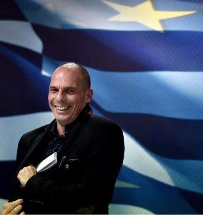 La Bolsa de Atenas reabre con una caída del 23% tras más de un mes cerrada