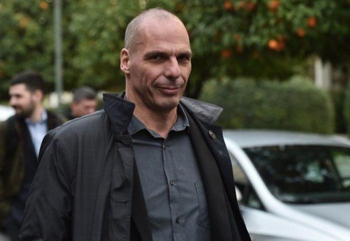 La Bolsa de Atenas reabre con una caída del 23% tras más de un mes cerrada