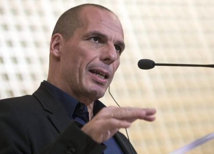 La Bolsa de Atenas reabre con una caída del 23% tras más de un mes cerrada