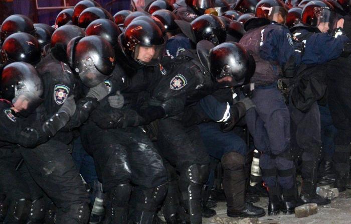 Los ucranianos desafían a su presidente y reclaman un acercamiento a Europa