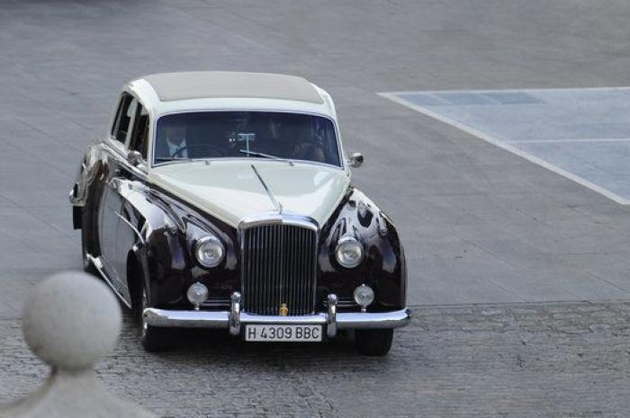 Lucía Pariente provoca un silencio incómodo en 'Sábado Deluxe' con esta broma sobre Juan Carlos I