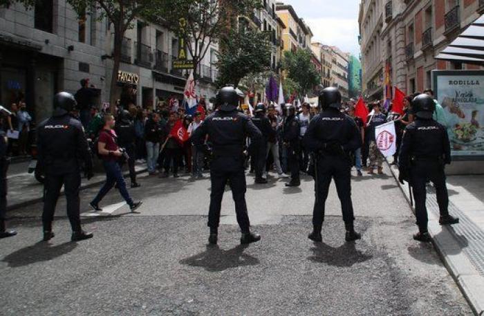 El Gobierno suaviza las exigencias para las becas y aumenta su cuantía en 100 euros