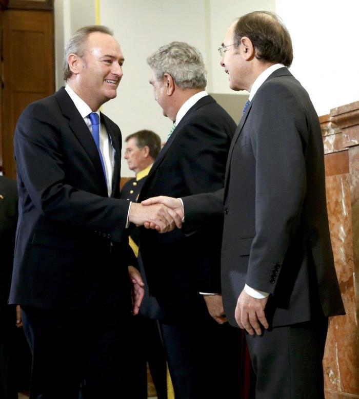 Rajoy descarta una reforma constitucional porque la del 78 está "en pleno vigor"