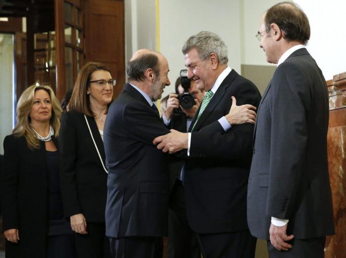 Rajoy descarta una reforma constitucional porque la del 78 está "en pleno vigor"