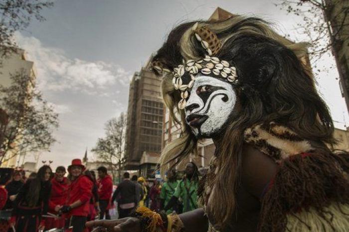 Denuncian el cartel de un Carnaval de Lanzarote por mostrar así a una niña de 9 años
