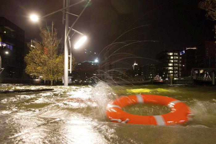 Siete muertos y dos desaparecidos por el fuerte temporal, la tormenta Xavier, que azota el norte de Europa
