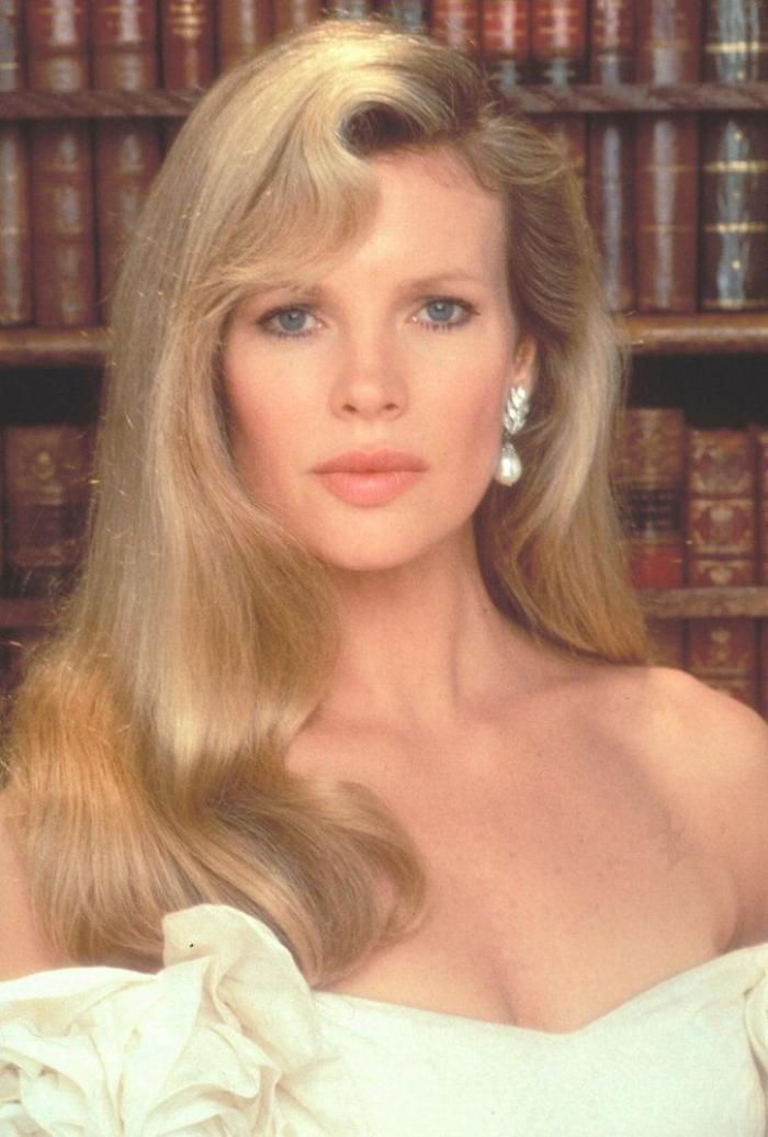 Kim Basinger cumple 60: su evolución, en fotos