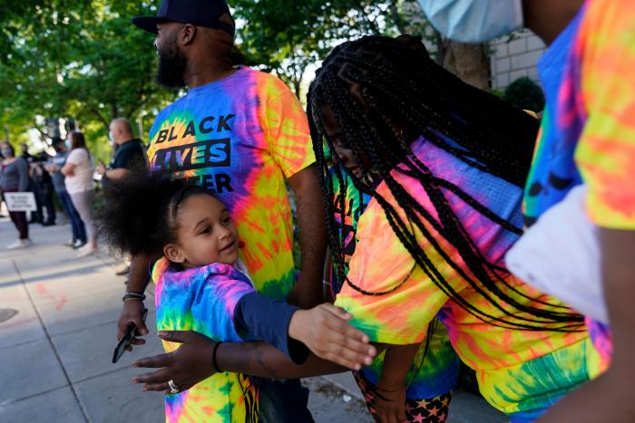 La Fiscalía pide 30 años de cárcel para Derek Chauvin por el asesinato de George Floyd