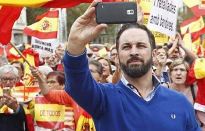 'The Guardian' informa del pacto en Castilla y León y retrata a Vox en un párrafo demoledor