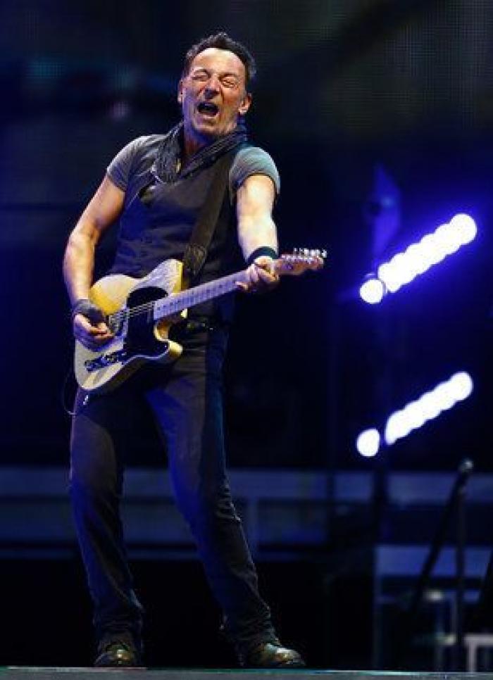 El Camp Nou tiembla hasta sus cimientos con el torrente de rock de Springsteen