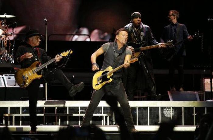 El Camp Nou tiembla hasta sus cimientos con el torrente de rock de Springsteen