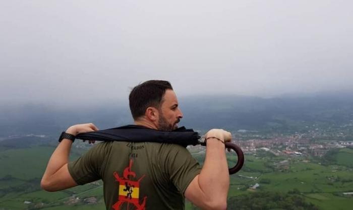 'The Guardian' informa del pacto en Castilla y León y retrata a Vox en un párrafo demoledor
