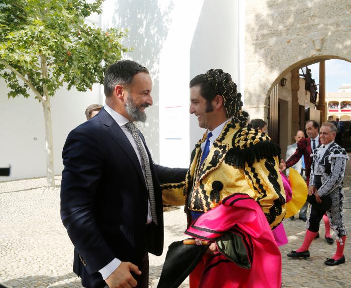 'The Guardian' informa del pacto en Castilla y León y retrata a Vox en un párrafo demoledor