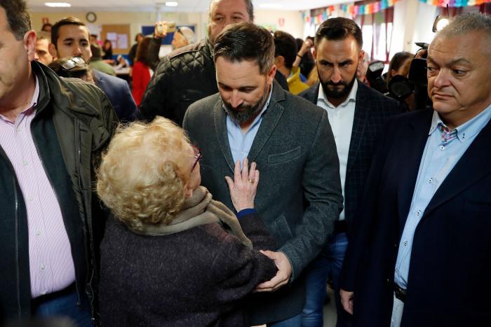 'The Guardian' informa del pacto en Castilla y León y retrata a Vox en un párrafo demoledor