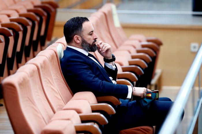 'The Guardian' informa del pacto en Castilla y León y retrata a Vox en un párrafo demoledor